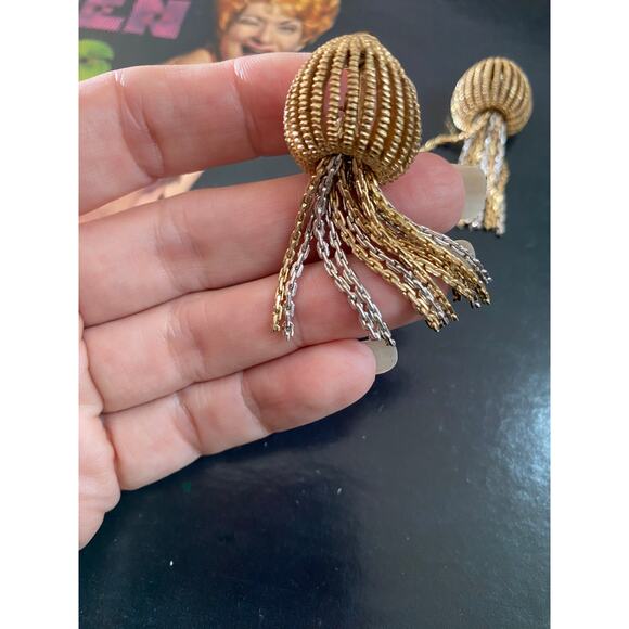 1950s novelty earrings clip on gold and silver novelty mushroom tassel jewelry - Picture 6 of 6
